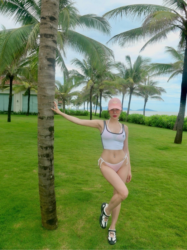 Ánh mắt dịu dàng, dáng vẻ đầy cuốn hút.