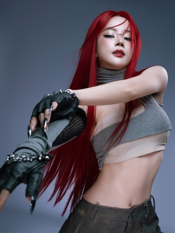 DJ Mie sexy đầy cá tính và quyền lực