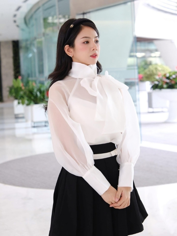 DJ Mie sexy phong cách học đường Hàn