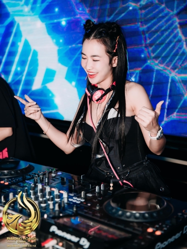 DJ Trang Moon