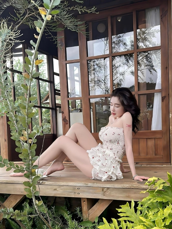 Elly Trần nhẹ nhàng mà khiêu khích