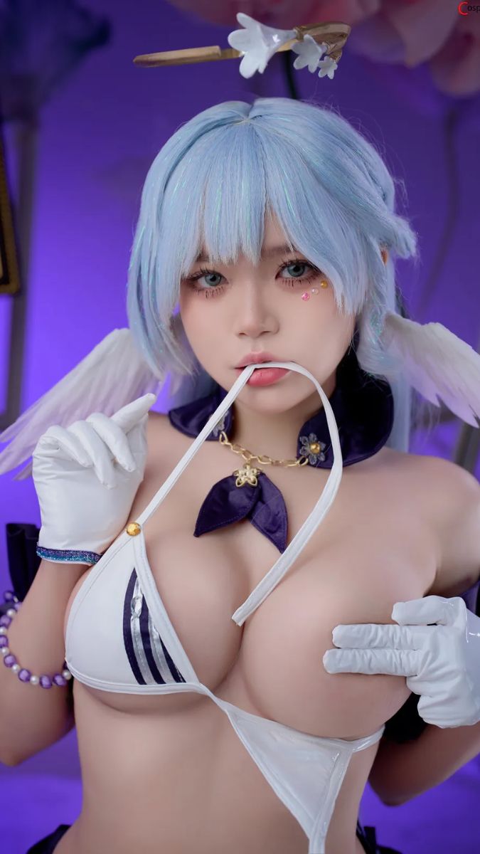 Ảnh Gái Xinh Khoe Làn Da Trắng Nõn Nà