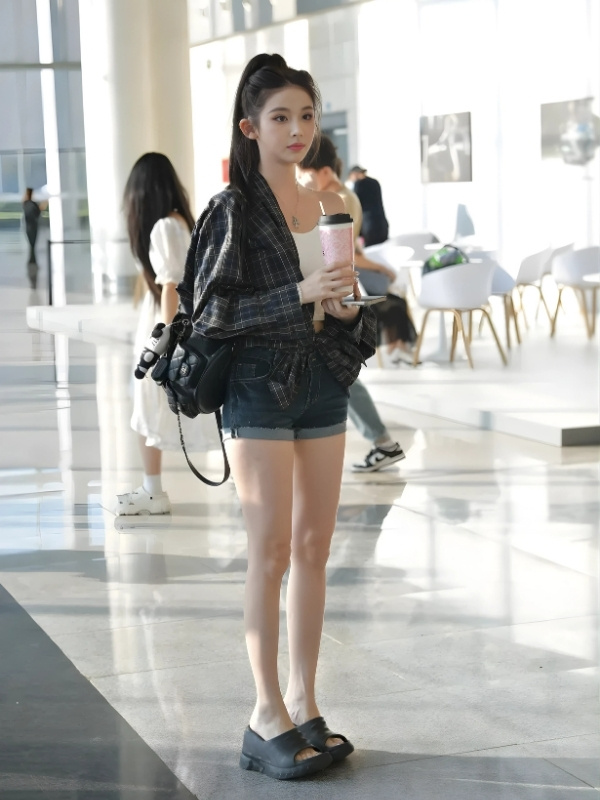 gái đường phố TQ mông cong