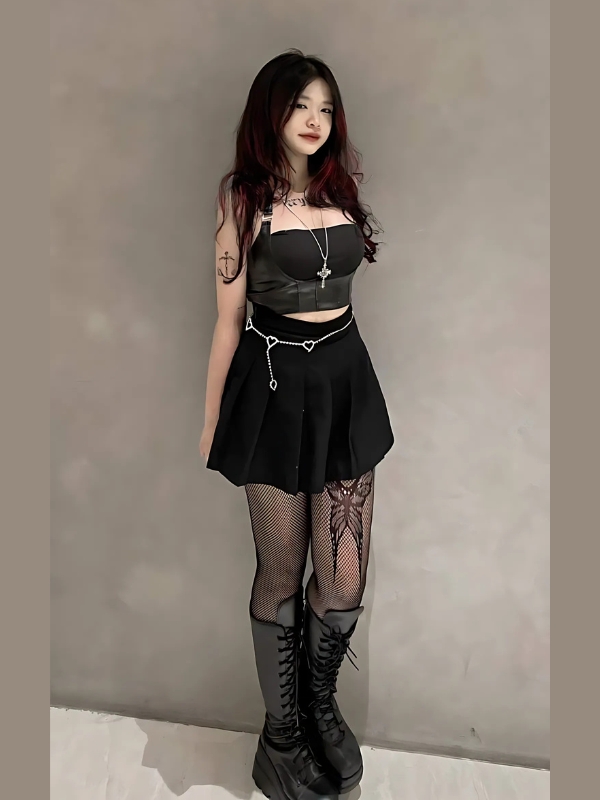 Gái xinh mặc quần tất phối boots cực ngầu