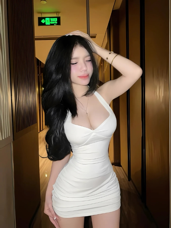Gái xinh mặc váy ngắn ôm dáng sexy