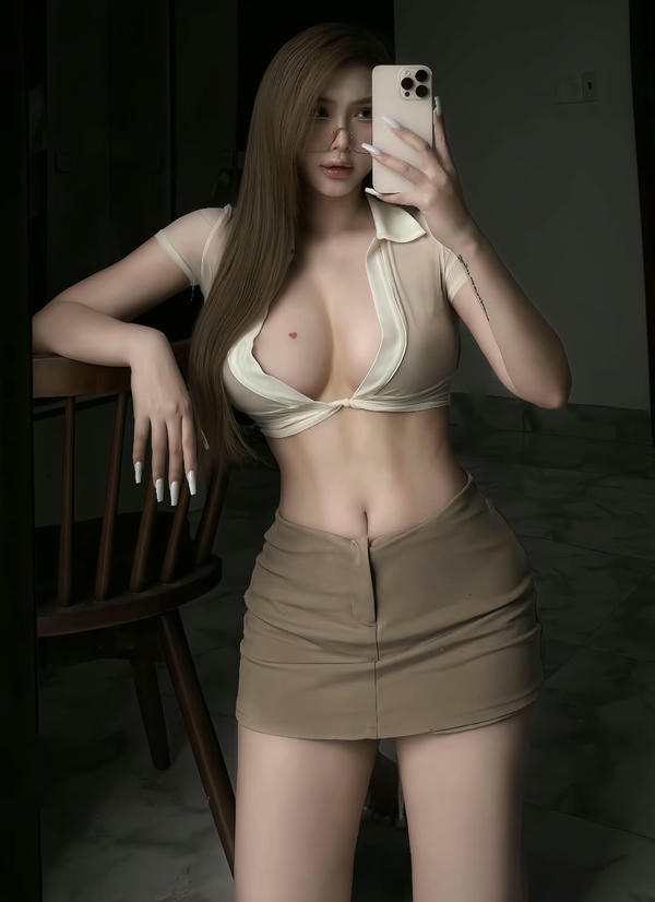 gái xinh nail sexy ngực