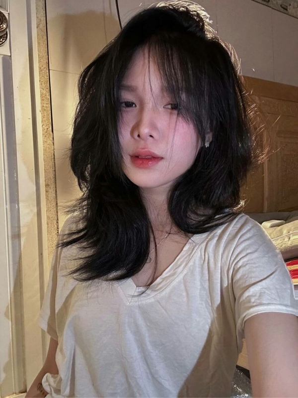 Gái xinh TikTok selfie tại phòng ngủ