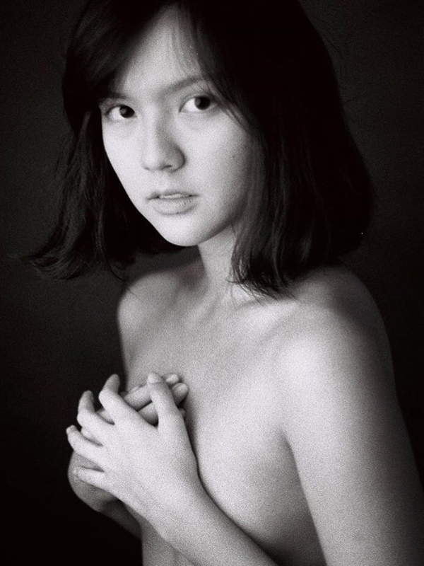 Chân dung hải tú nude trắng đen đẹp