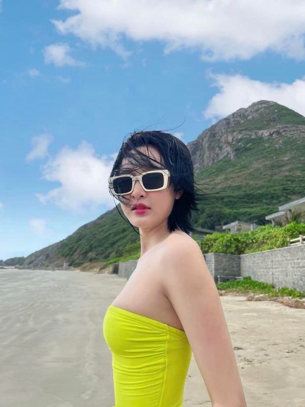 Thần thái sang chảnh với nụ cười cuốn hút