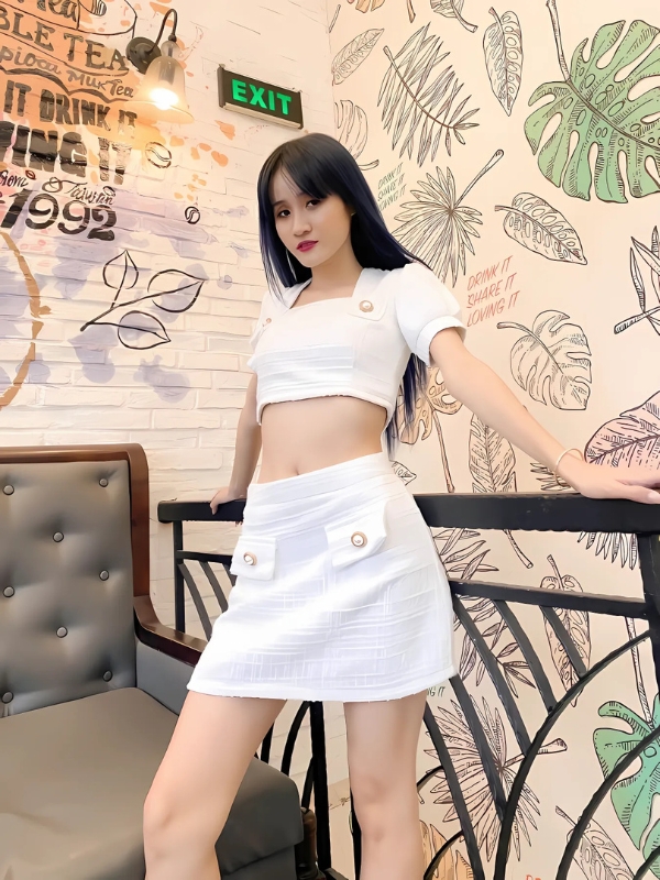 Hot girl váy trắng phong cách Hàn