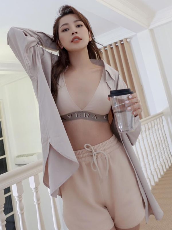 Style cá tính, khoe dáng cực chuẩn.