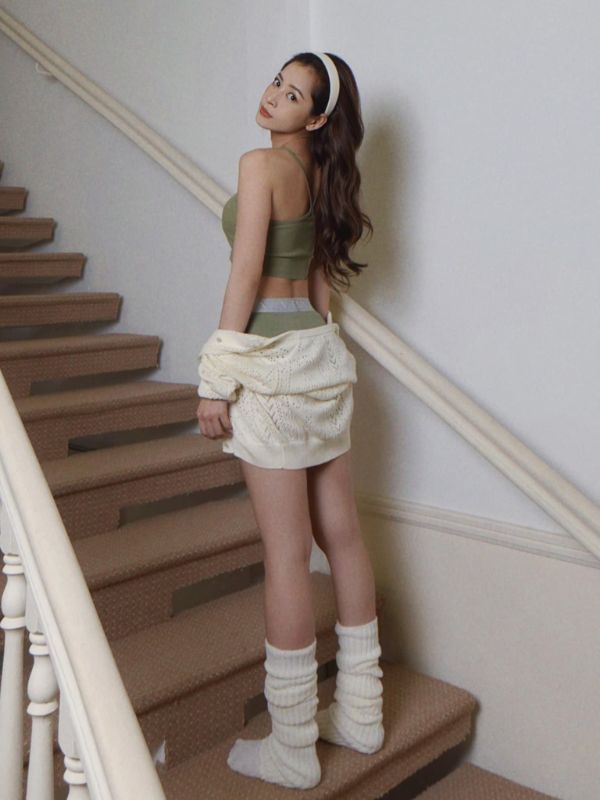 Nét đẹp quyến rũ trên cầu thang gỗ.