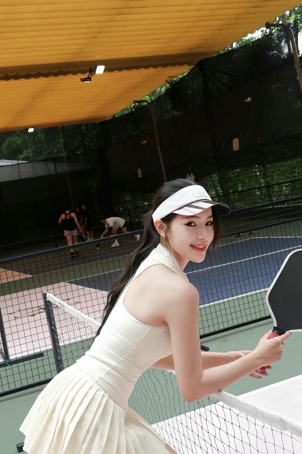hot girl chơi pickleball