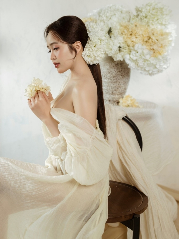 Váy cưới trắng – nàng thơ nhẹ nhàng