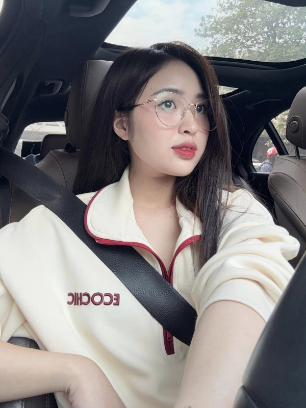 Style thể thao cá tính, năng động