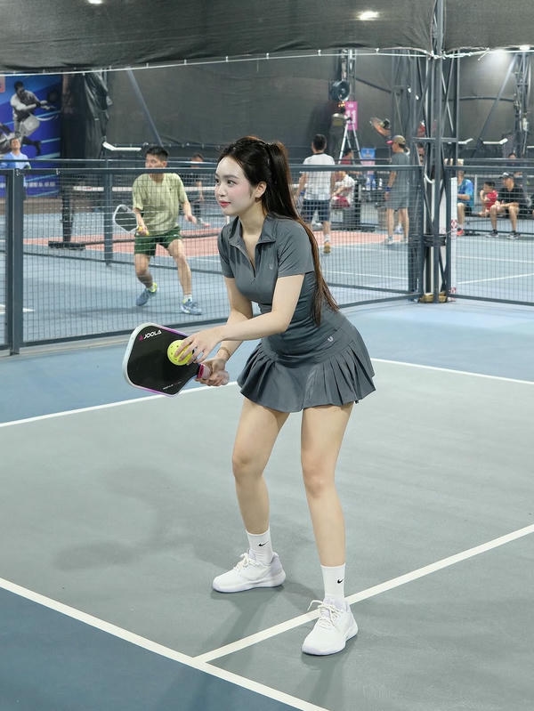 hot girl lê phương anh chơi pickleball