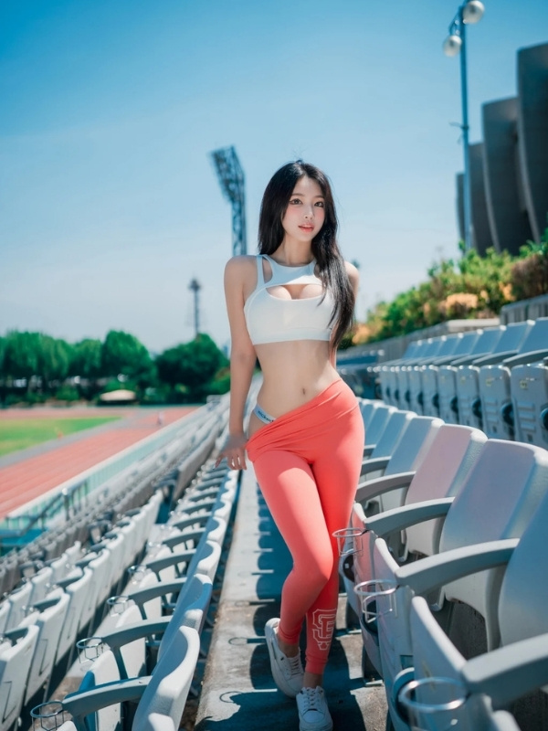 hot girl mặc đồ thể dục bó sát