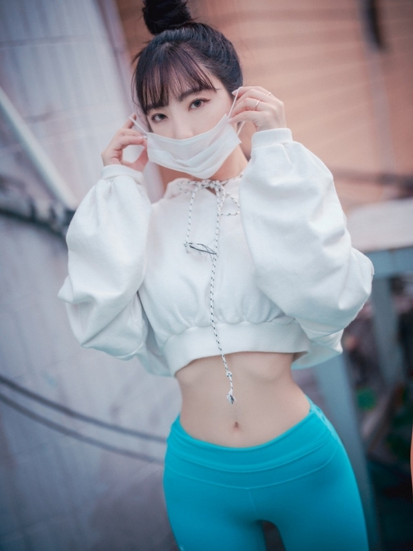 hot girl mặc legging thể thao