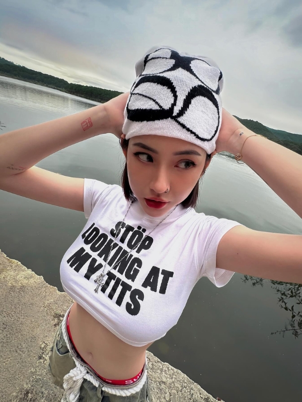 Năng động cá tính, nét đẹp tự nhiên rực rỡ.