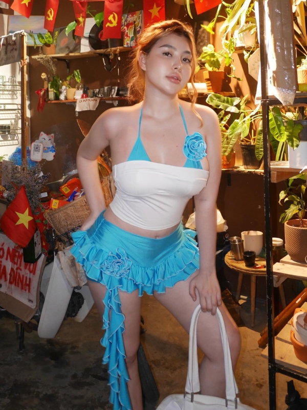 Trang phục trẻ trung nổi bật mọi ánh nhìn