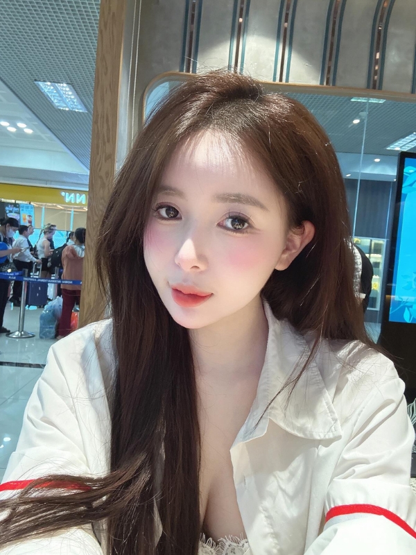 Nét đẹp trong sáng, dịu dàng đầy cuốn hút.