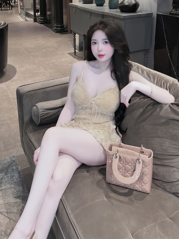 Thần thái kiêu sa, lôi cuốn đầy ấn tượng.