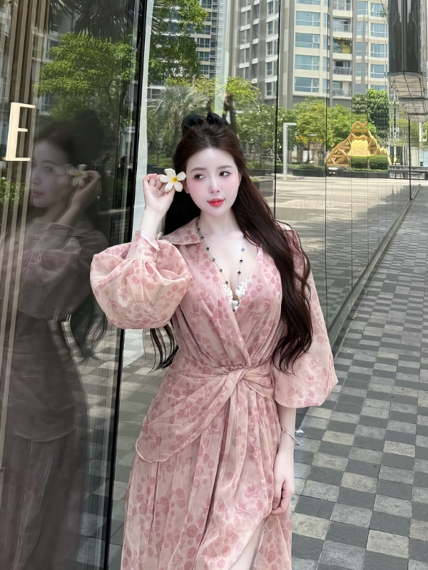 Vẻ đẹp tự tin trước ống kính của hot girl Trang Phạm Nabi.