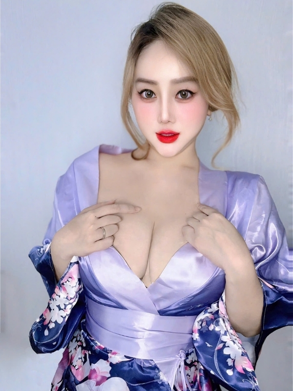 Vẻ đẹp cuốn hút trong ánh nhìn dịu dàng