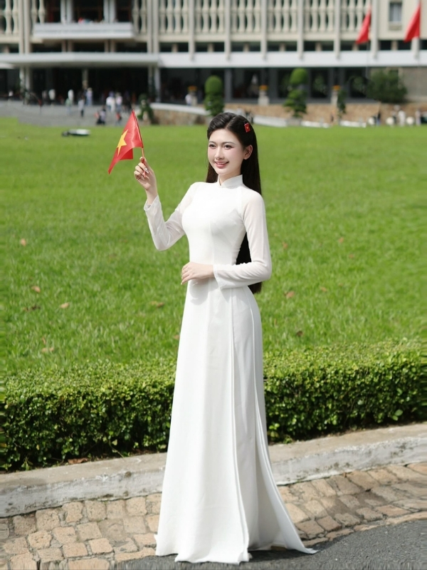 Dịu dàng thướt tha giữa không gian xanh mát.