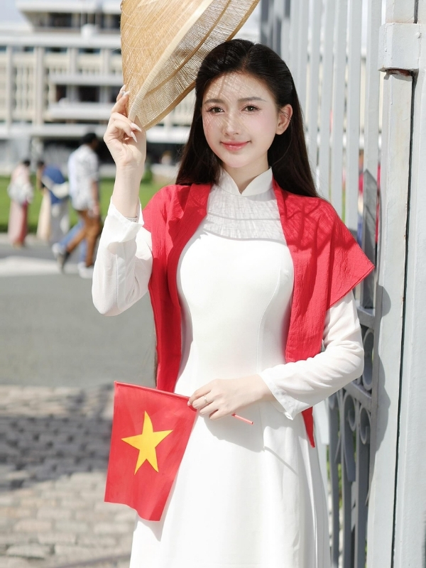 Nụ cười rạng rỡ, hot teen Lê Thị Thùy Trang.