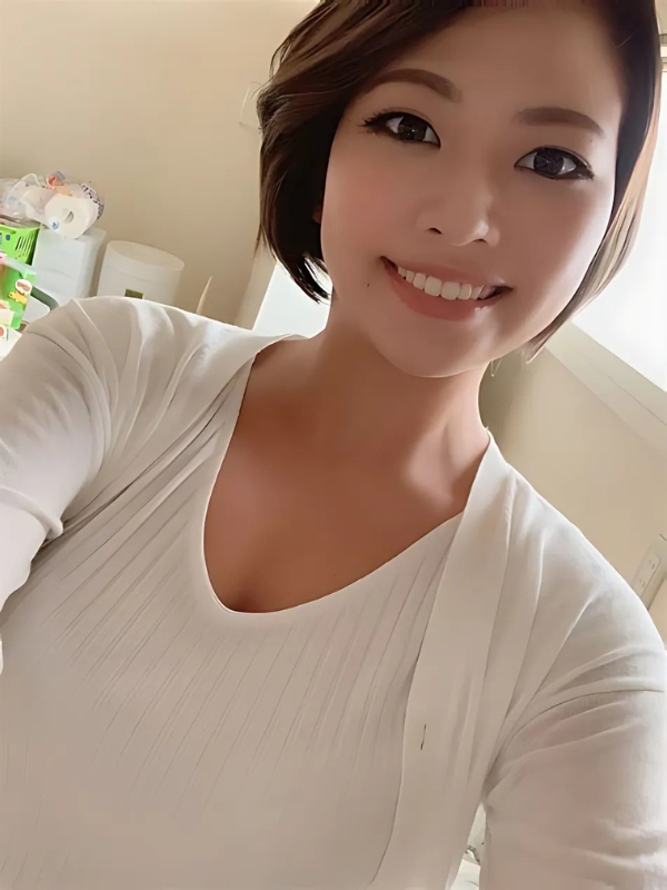 Idol Kaho Imai tươi cười dịu dàng