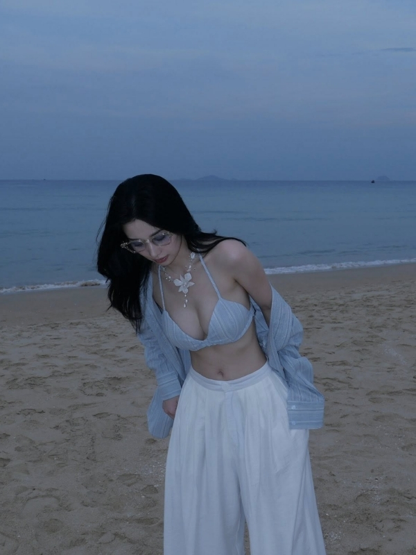 Nét mềm mại giữa hoàng hôn