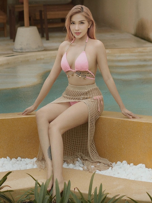 Khả Như mặc bikini sexy nóng bỏng nổi bật