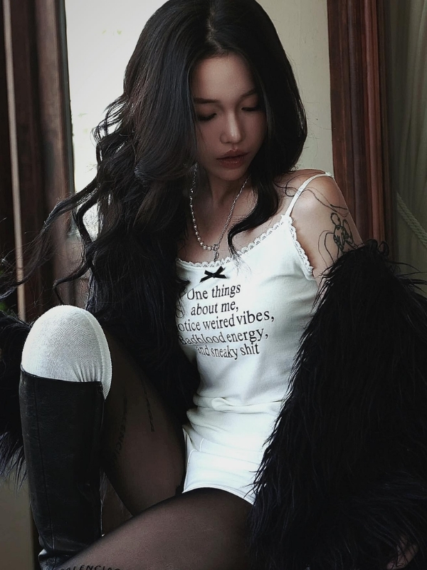 Linh Ngọc Đàm sexy trong ánh đêm