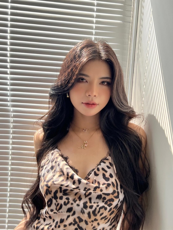 Váy họa tiết báo sang chảnh quyến rũ