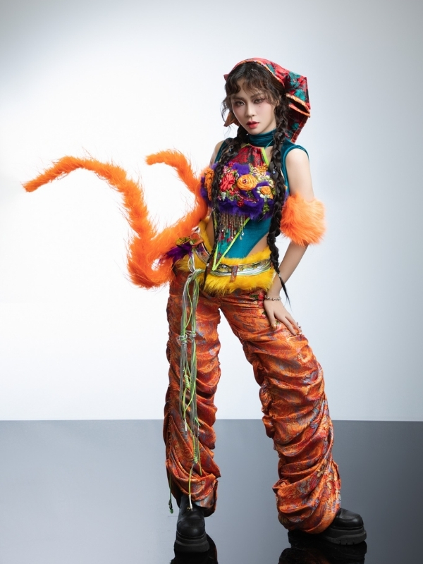 Misthy sexy hóa trang phong cách nghệ thuật