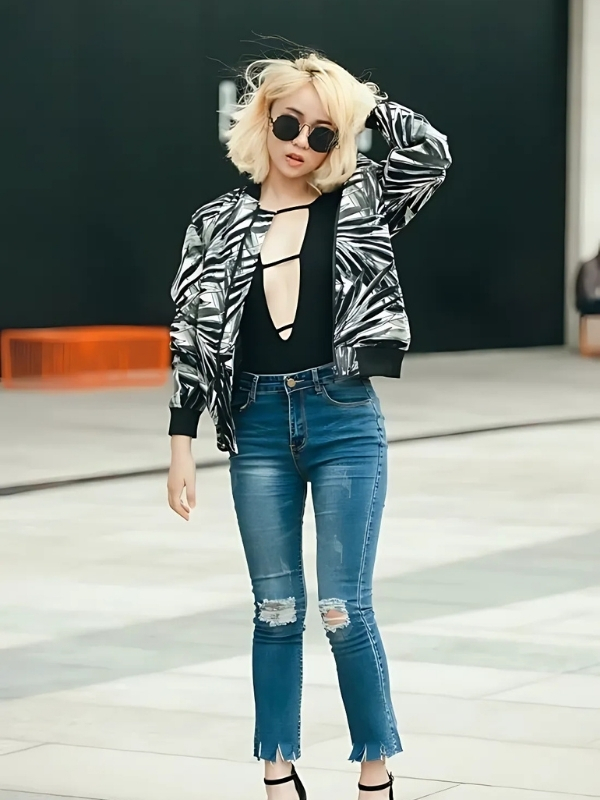 Misthy sexy đeo kính đen đầy bí ẩn