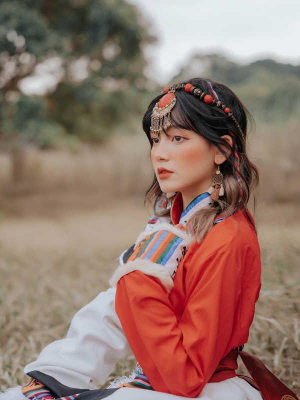 Vẻ đẹp dịu dàng trong trang phục truyền thống