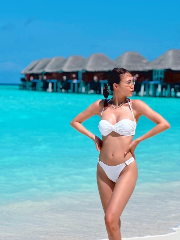Thần thái cuốn hút giữa biển trời Maldives