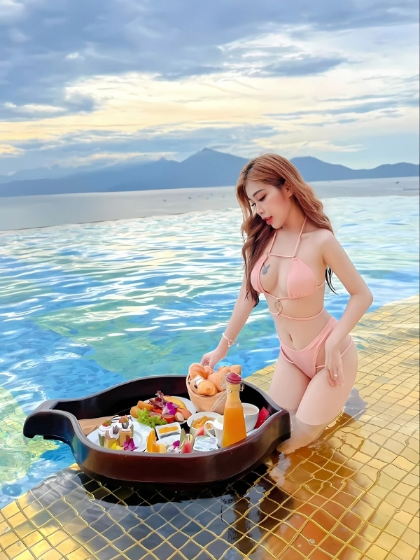 gái xinh răng khểnh