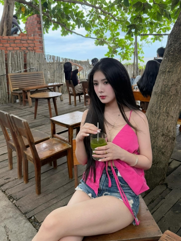 Thư giãn với váy hai dây