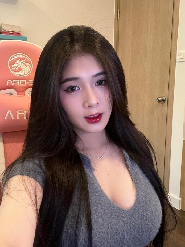 Tóc dài suôn mượt quyến rũ