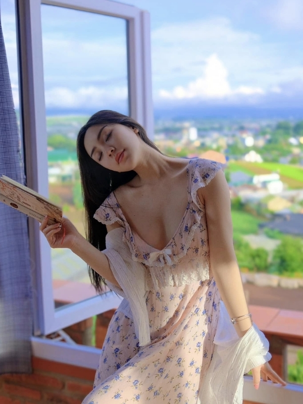 Vẻ đẹp kiêu sa trong ánh nắng sớm