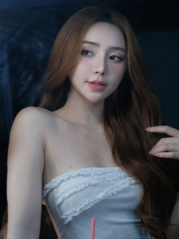 Nét đẹp mong manh tựa nàng thơ