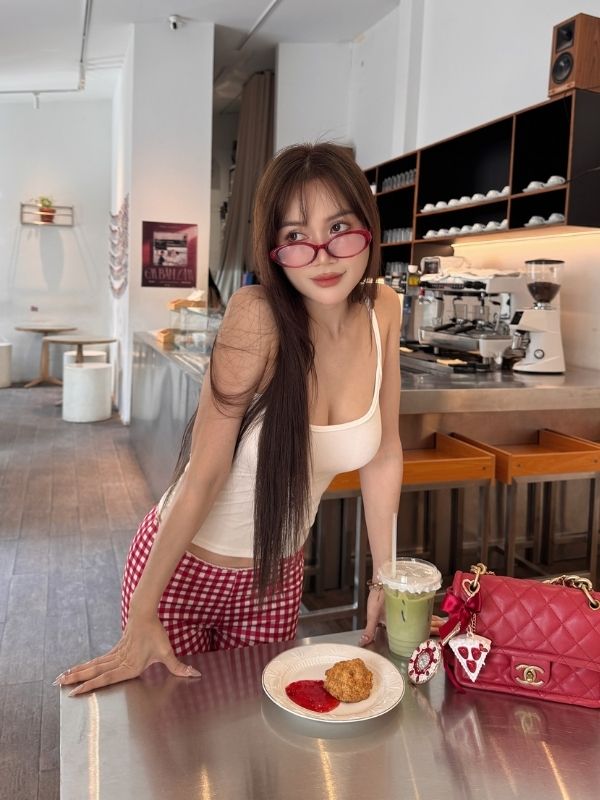 Buổi sáng năng động, sexy