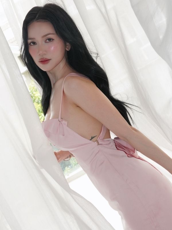 Váy hồng bồng bềnh nữ tính