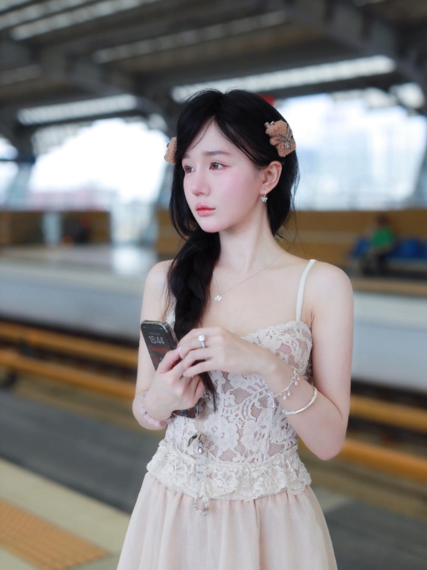 Vẻ đẹp thanh khiết tựa nàng thơ dịu dàng