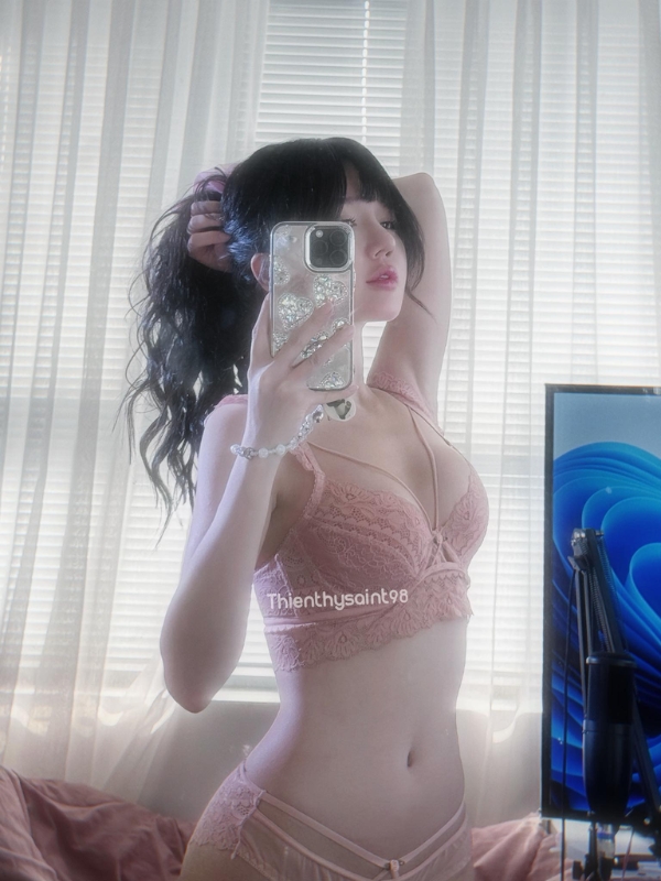 Vẻ đẹp hút hồn trong ánh sáng dịu nhẹ