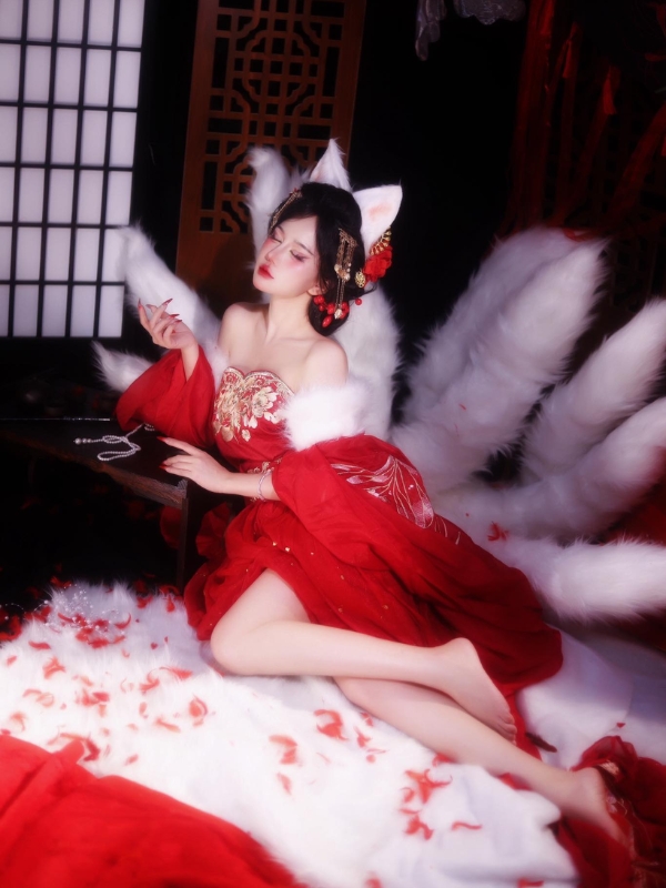 Vẻ đẹp bí ẩn tựa nữ thần phương Đông