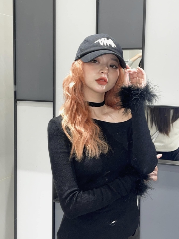 Cá tính cùng outfit nón lưỡi trai